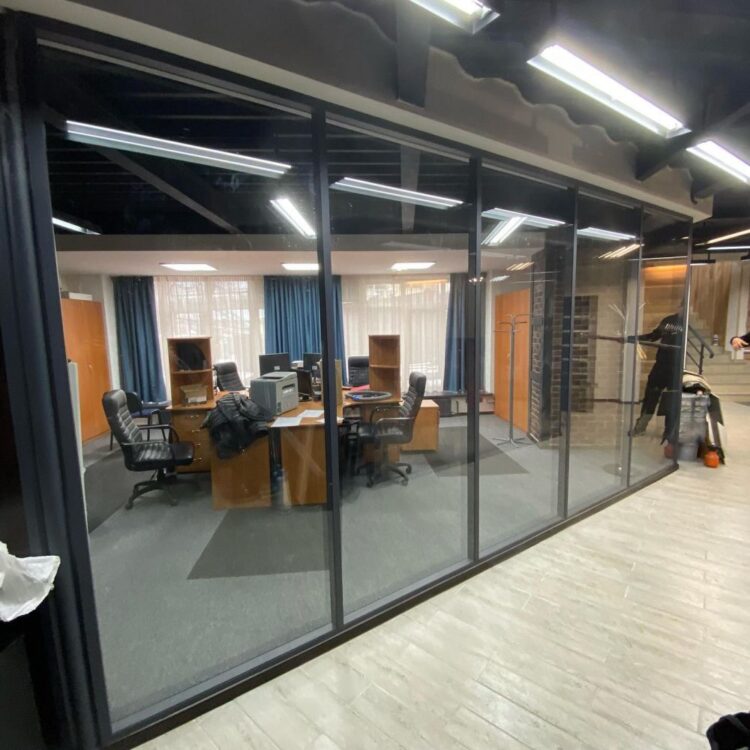 Професійне тонування вікон квартир, будинків, фасадів, офісних перегородок в Києві та області. Easy Ton